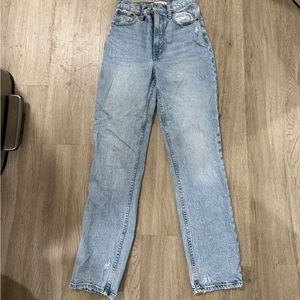 The 90s straight ultra high rise jeans Abercrombie.